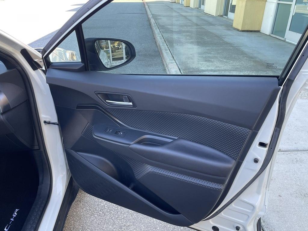 Toyota C-HR XLE 2018