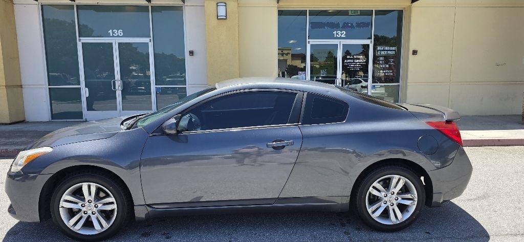 Nissan Altima 2.5 S CVT Coupe 2011
