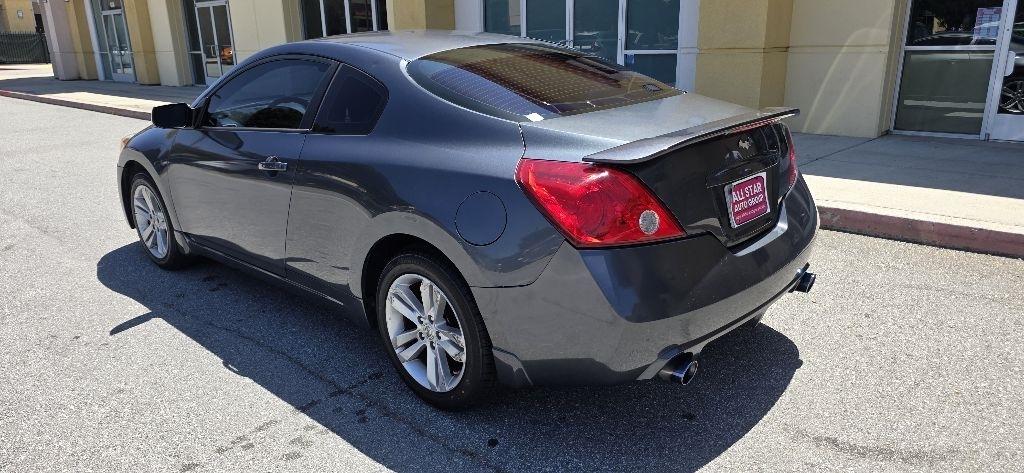 Nissan Altima 2.5 S CVT Coupe 2011