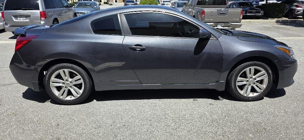 Nissan Altima 2.5 S CVT Coupe 2011