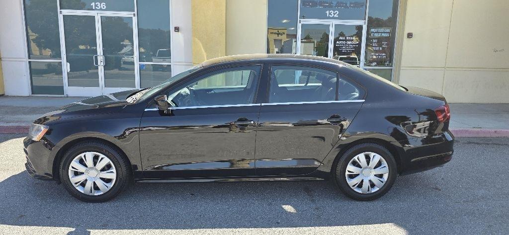 Volkswagen Jetta 1.4T S 6A 2017