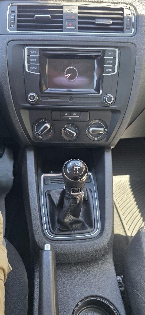 Volkswagen Jetta 1.4T S 6A 2017