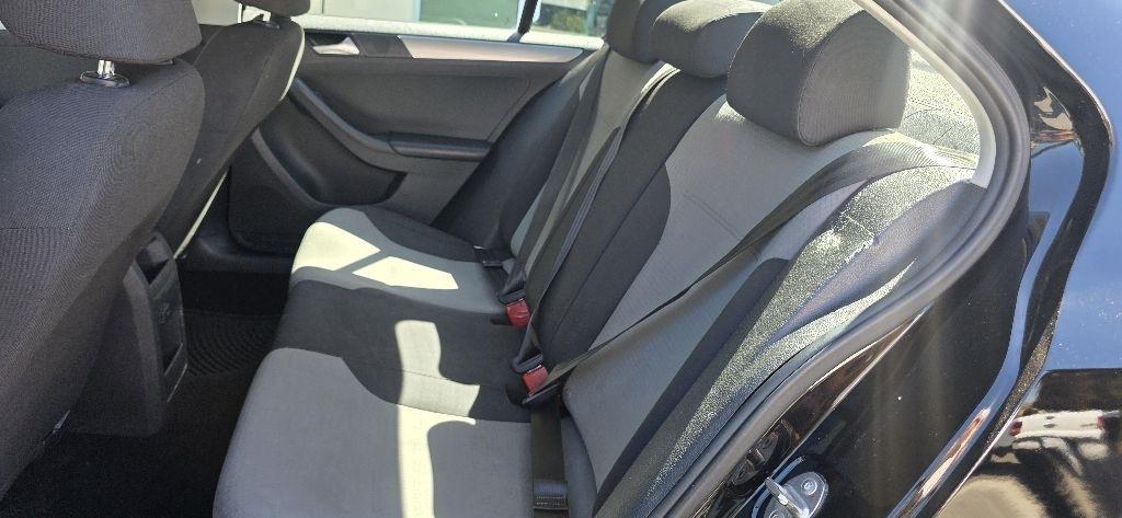 Volkswagen Jetta 1.4T S 6A 2017