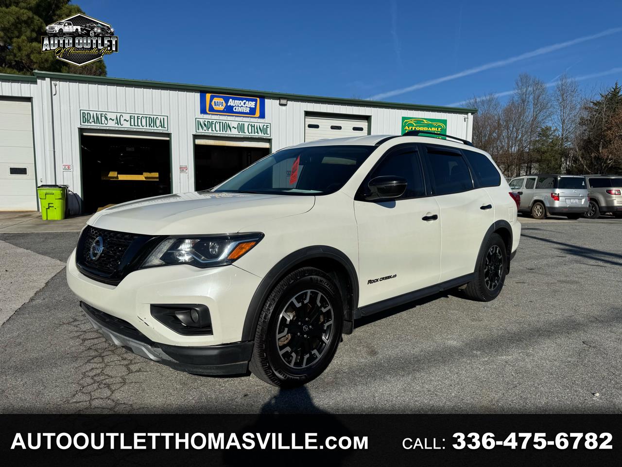 2019 Nissan Pathfinder SV's photo