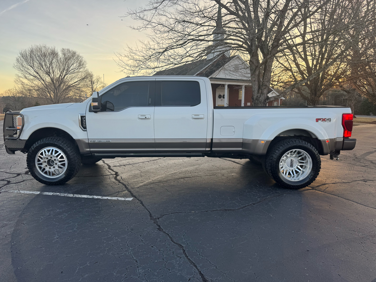 Ford F-350 SD XL Crew Cab Long Bed DRW 4WD 2022