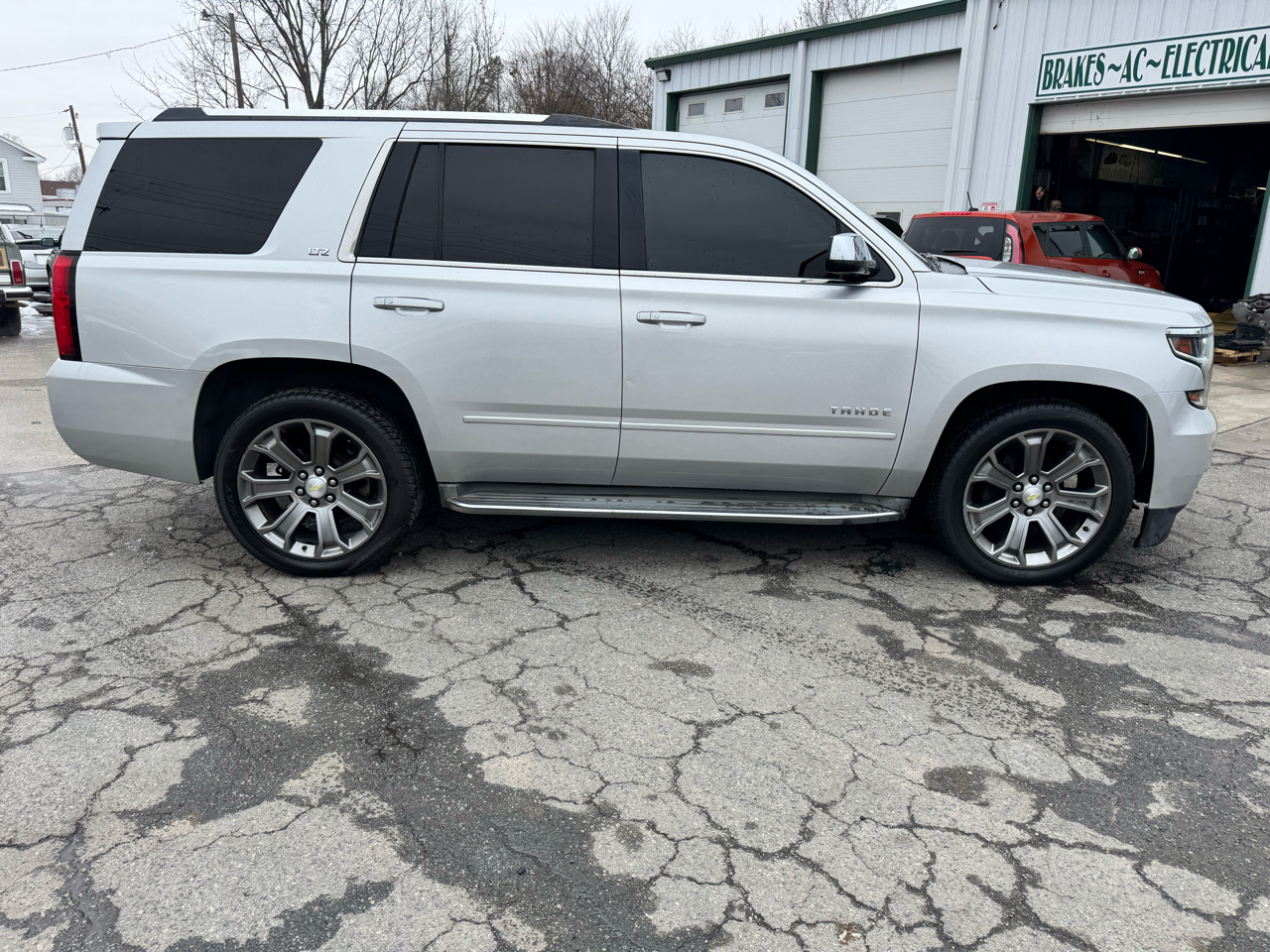 Chevrolet Tahoe LTZ 4WD 2015