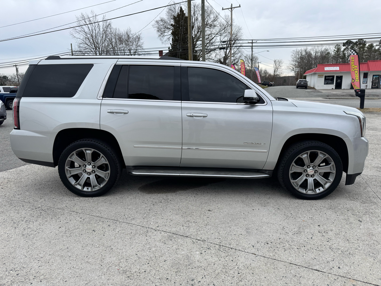 GMC Yukon Denali 4WD 2015