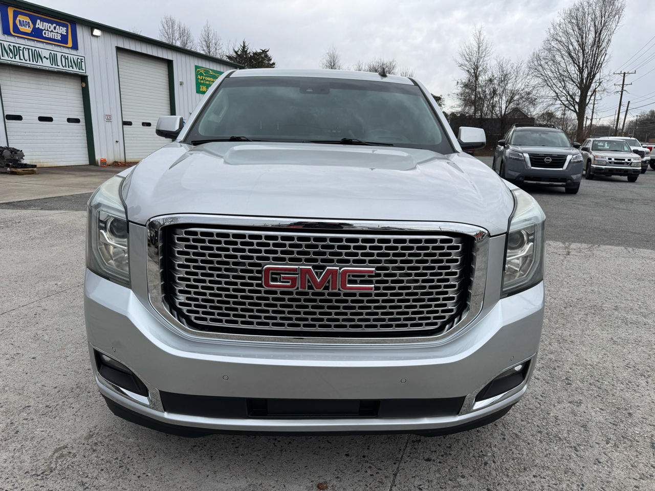 GMC Yukon Denali 4WD 2015