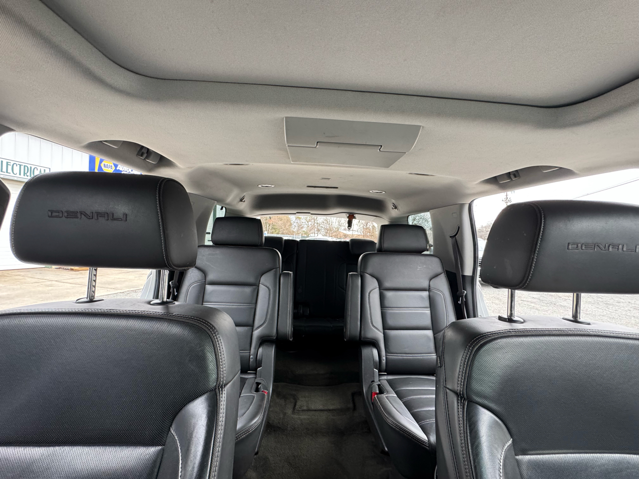 GMC Yukon Denali 4WD 2015