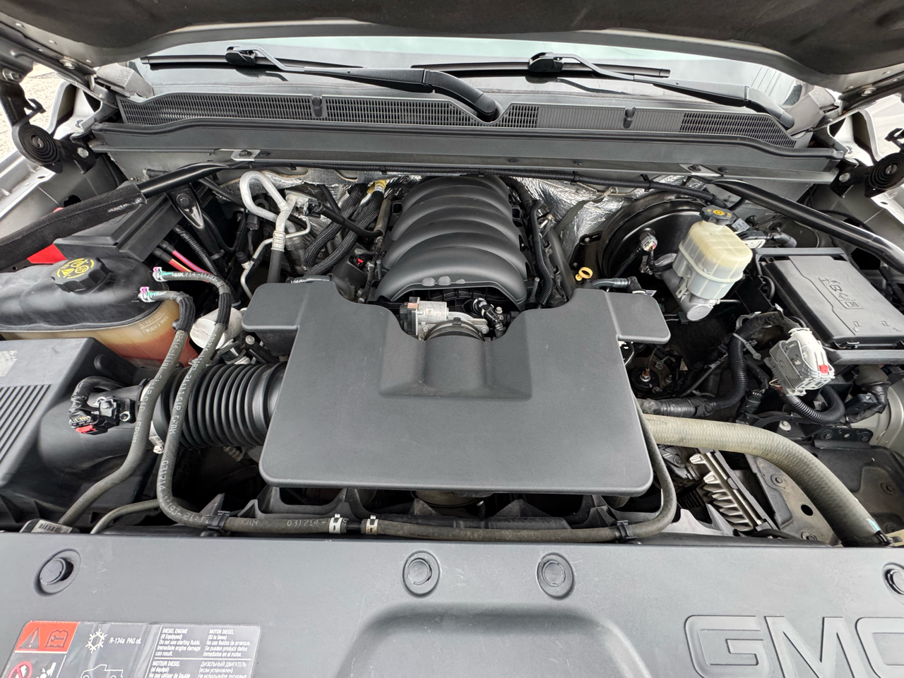 GMC Yukon Denali 4WD 2015