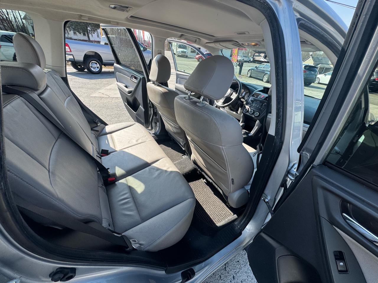 Subaru Forester 2.5i Limited 2014