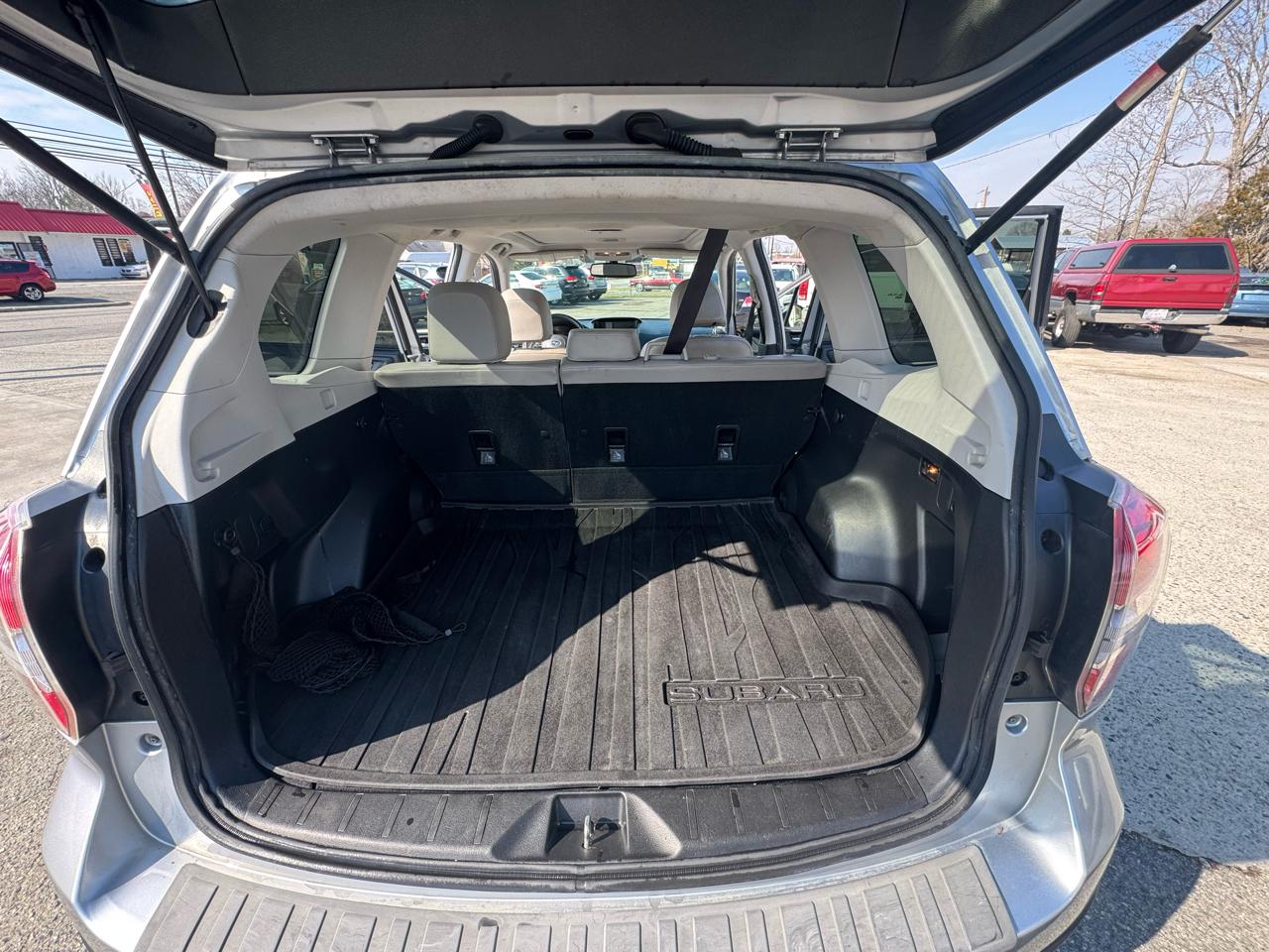 Subaru Forester 2.5i Limited 2014