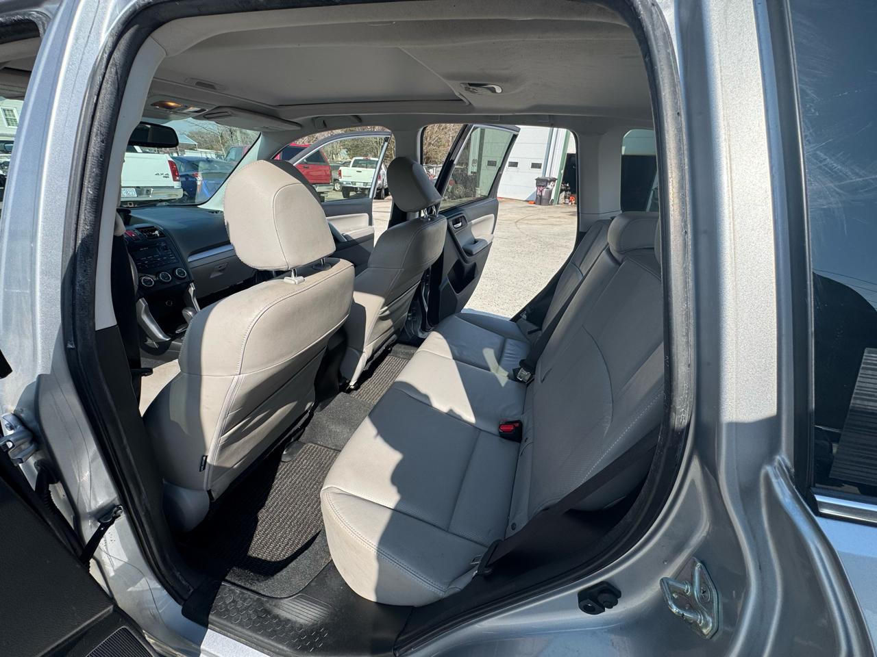 Subaru Forester 2.5i Limited 2014