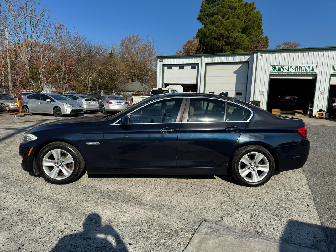 BMW 5-Series 528i 2011