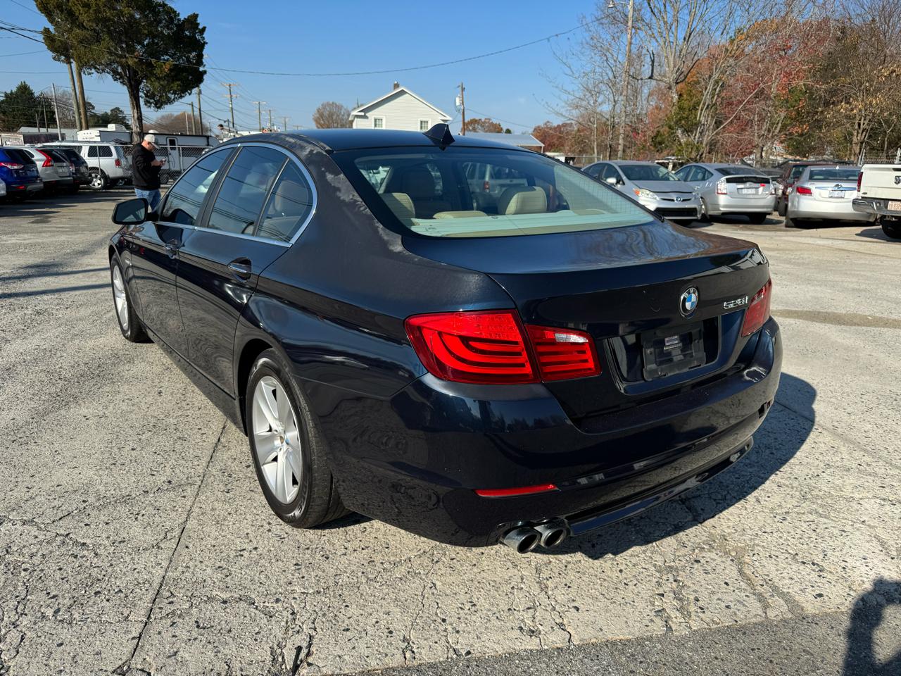 BMW 5-Series 528i 2011