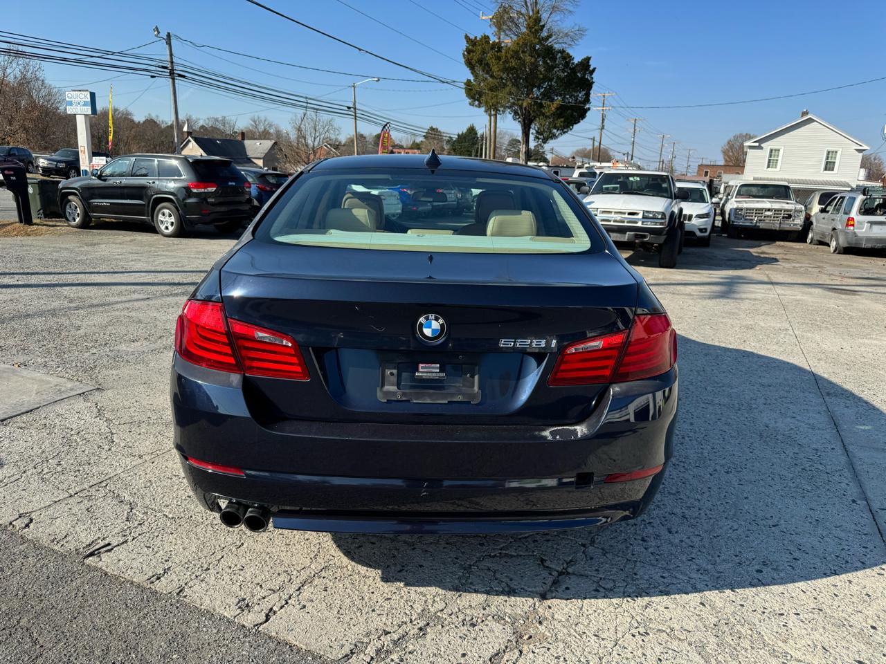 BMW 5-Series 528i 2011