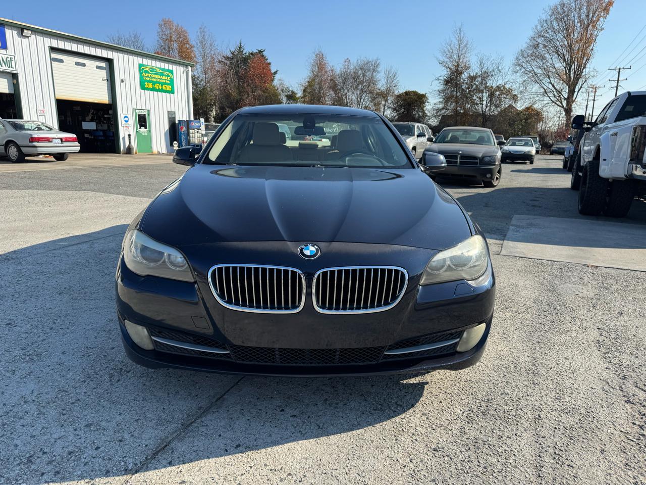 BMW 5-Series 528i 2011