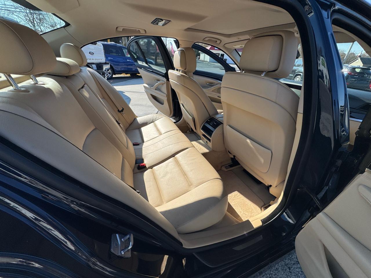 BMW 5-Series 528i 2011