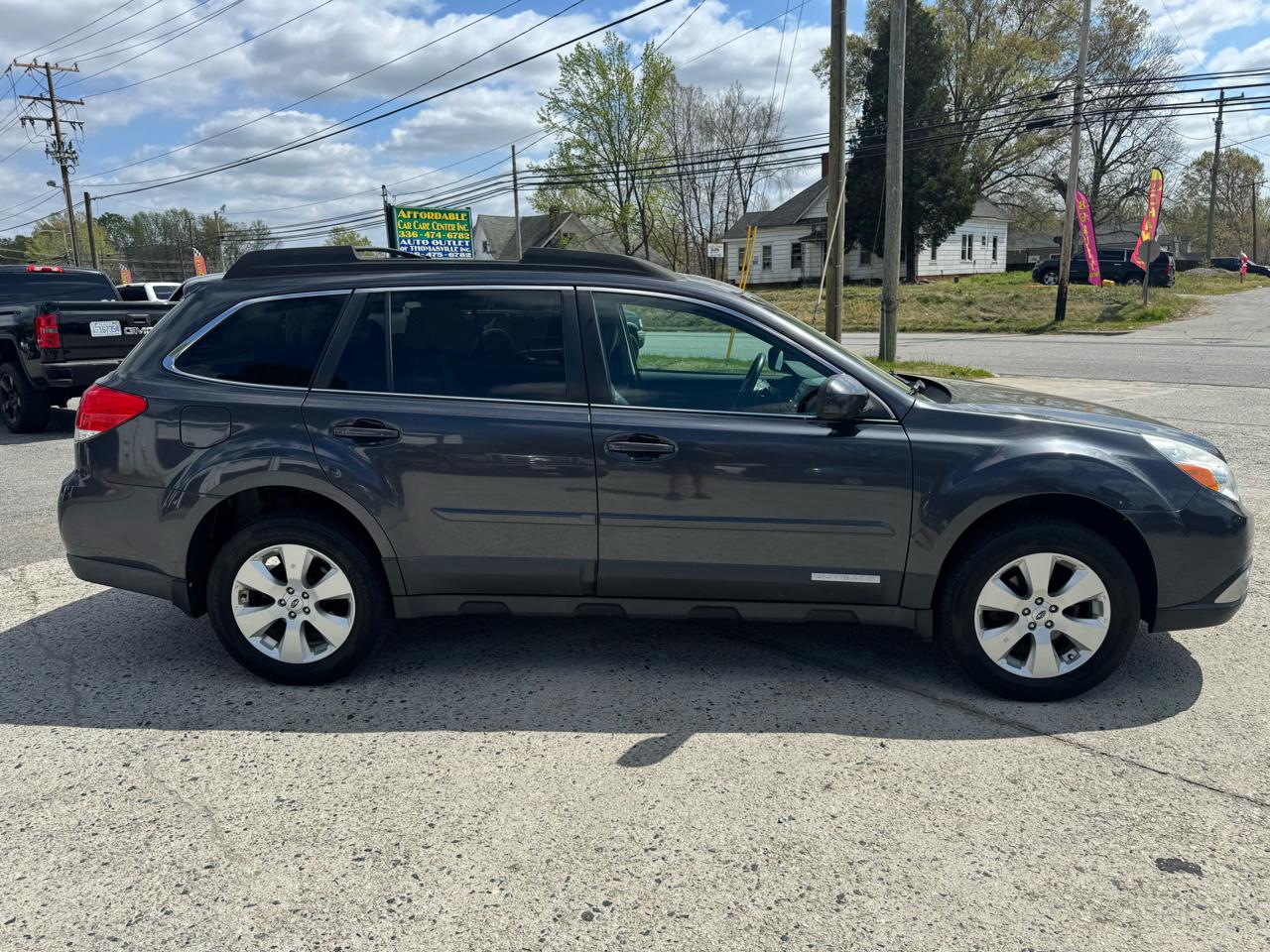 Subaru Outback 2.5i Limited 2011
