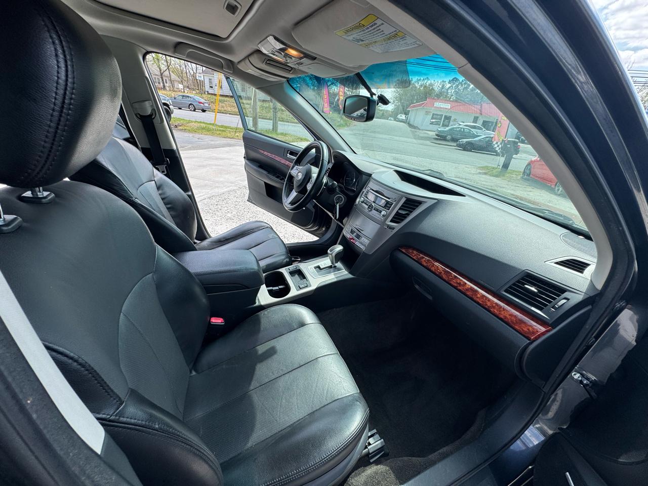 Subaru Outback 2.5i Limited 2011