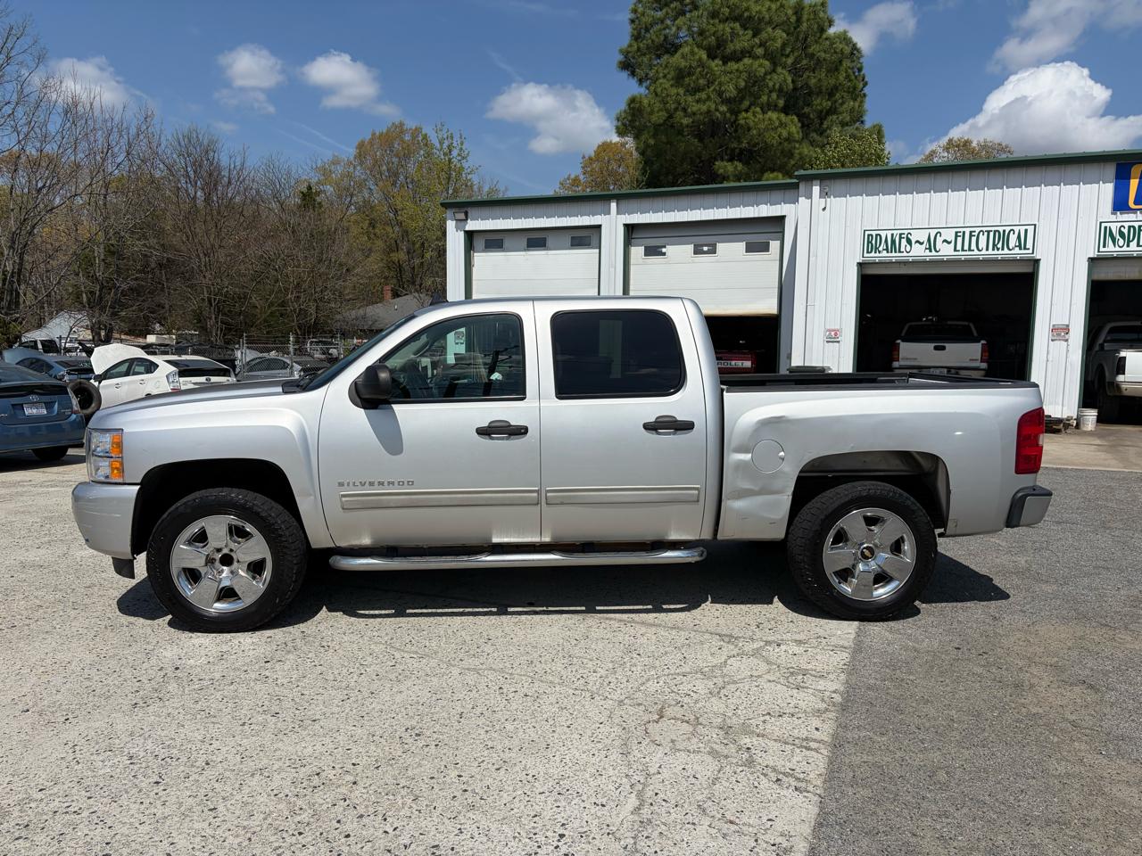 Chevrolet Silverado 1500 LT Crew Cab 2WD 2011