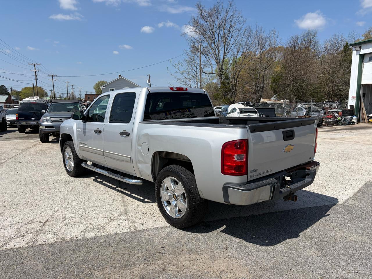 Chevrolet Silverado 1500 LT Crew Cab 2WD 2011