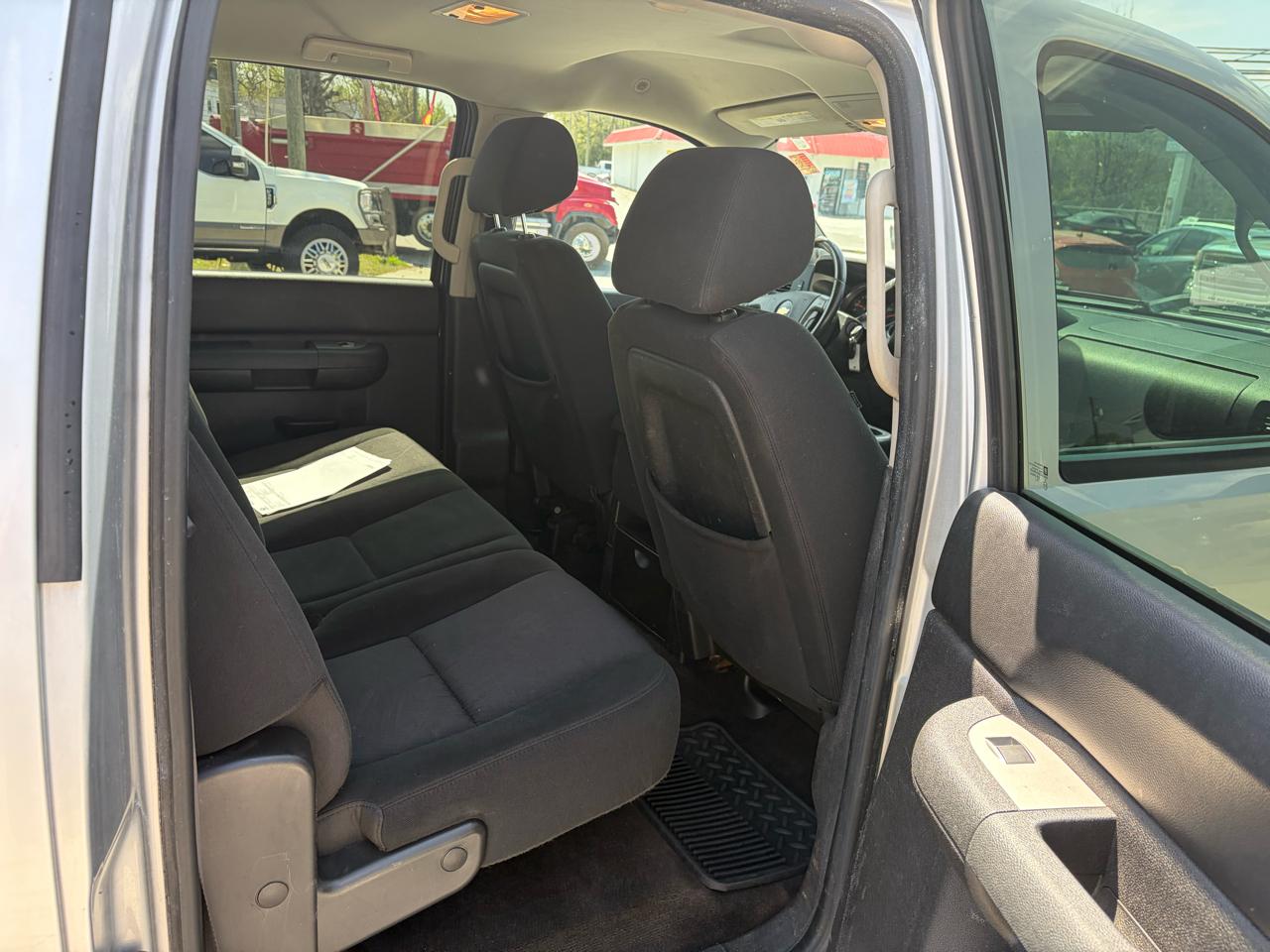 Chevrolet Silverado 1500 LT Crew Cab 2WD 2011