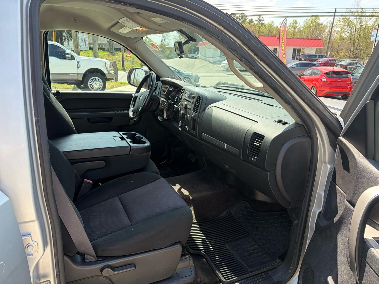 Chevrolet Silverado 1500 LT Crew Cab 2WD 2011