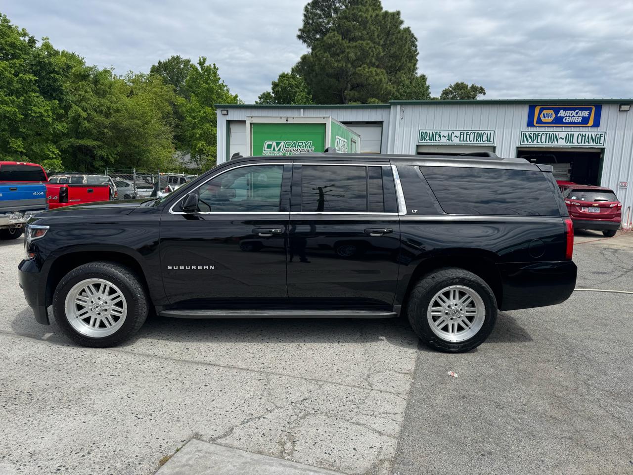 Chevrolet Suburban LT 1500 4WD 2015