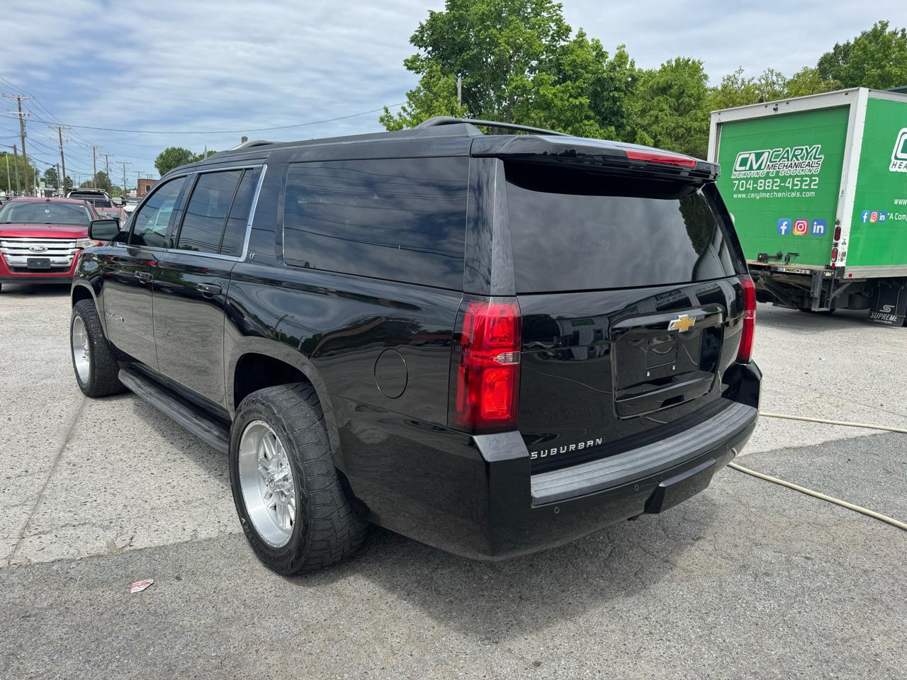 Chevrolet Suburban LT 1500 4WD 2015