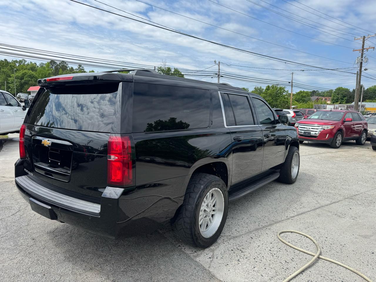 Chevrolet Suburban LT 1500 4WD 2015