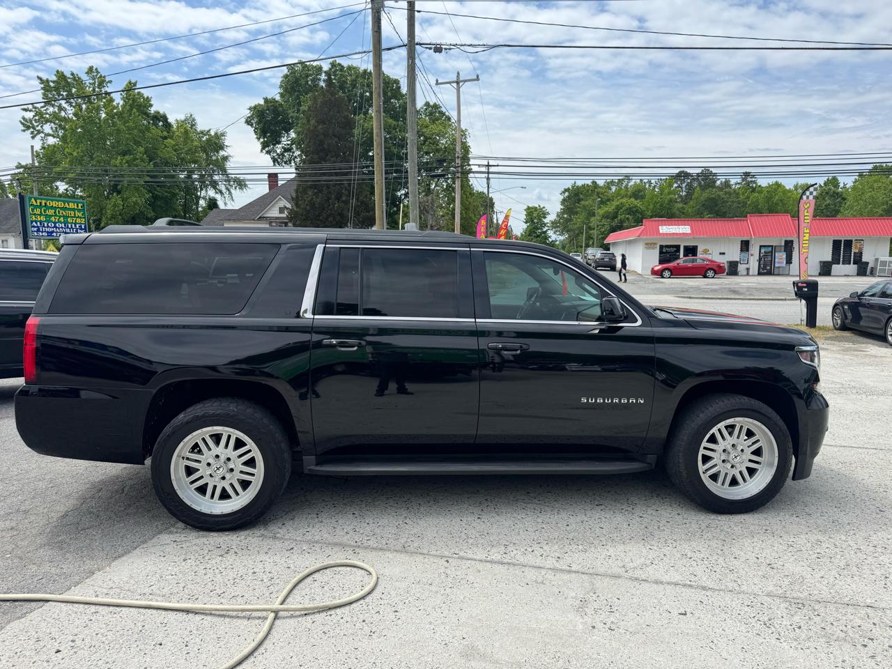 Chevrolet Suburban LT 1500 4WD 2015