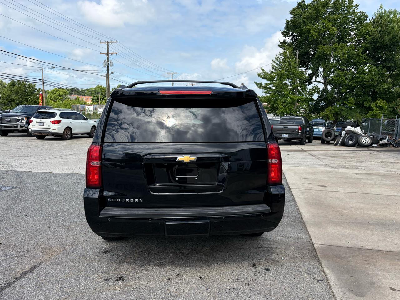 Chevrolet Suburban LT 1500 4WD 2015