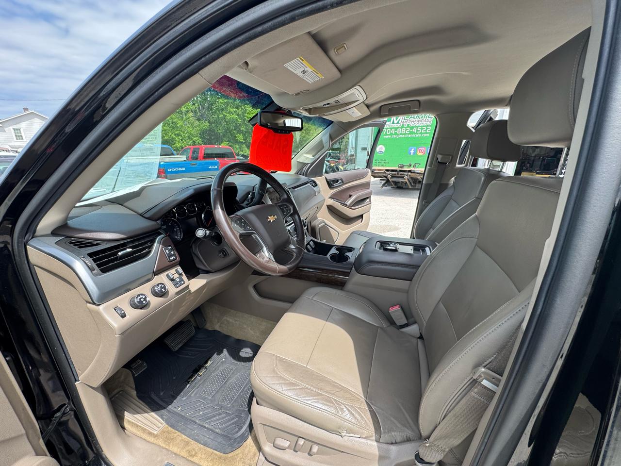 Chevrolet Suburban LT 1500 4WD 2015