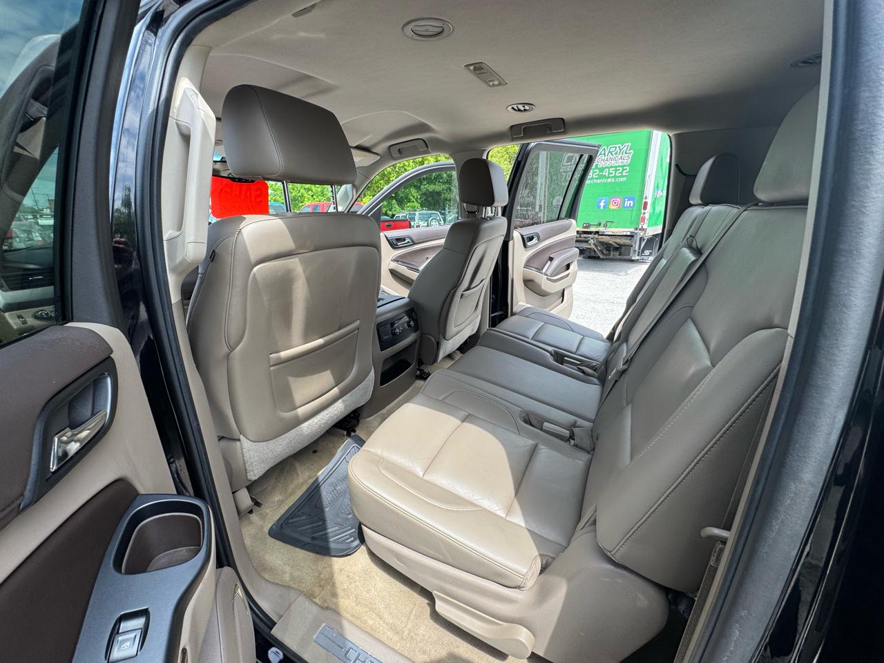 Chevrolet Suburban LT 1500 4WD 2015