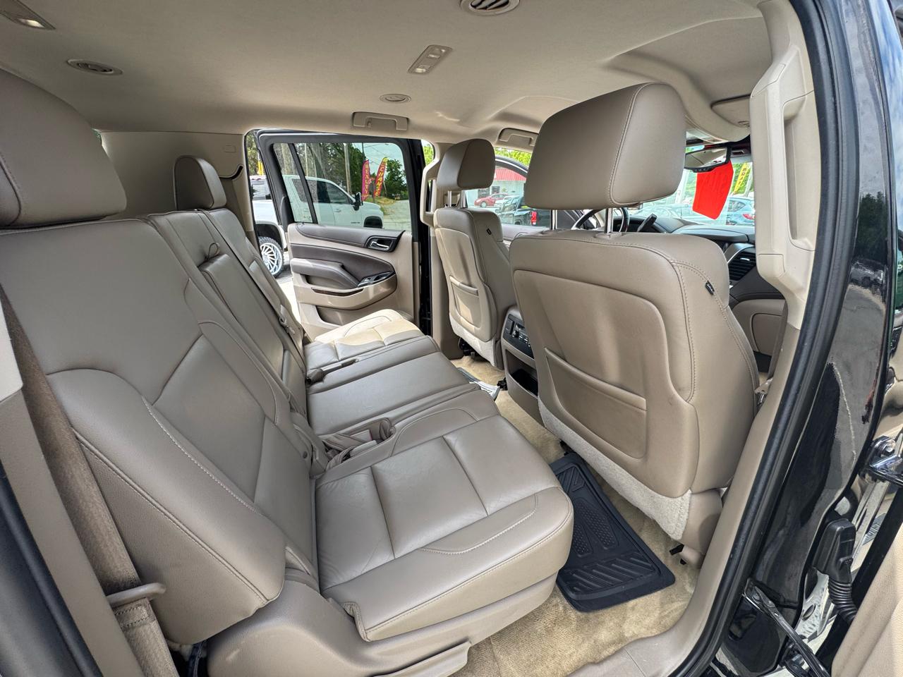 Chevrolet Suburban LT 1500 4WD 2015