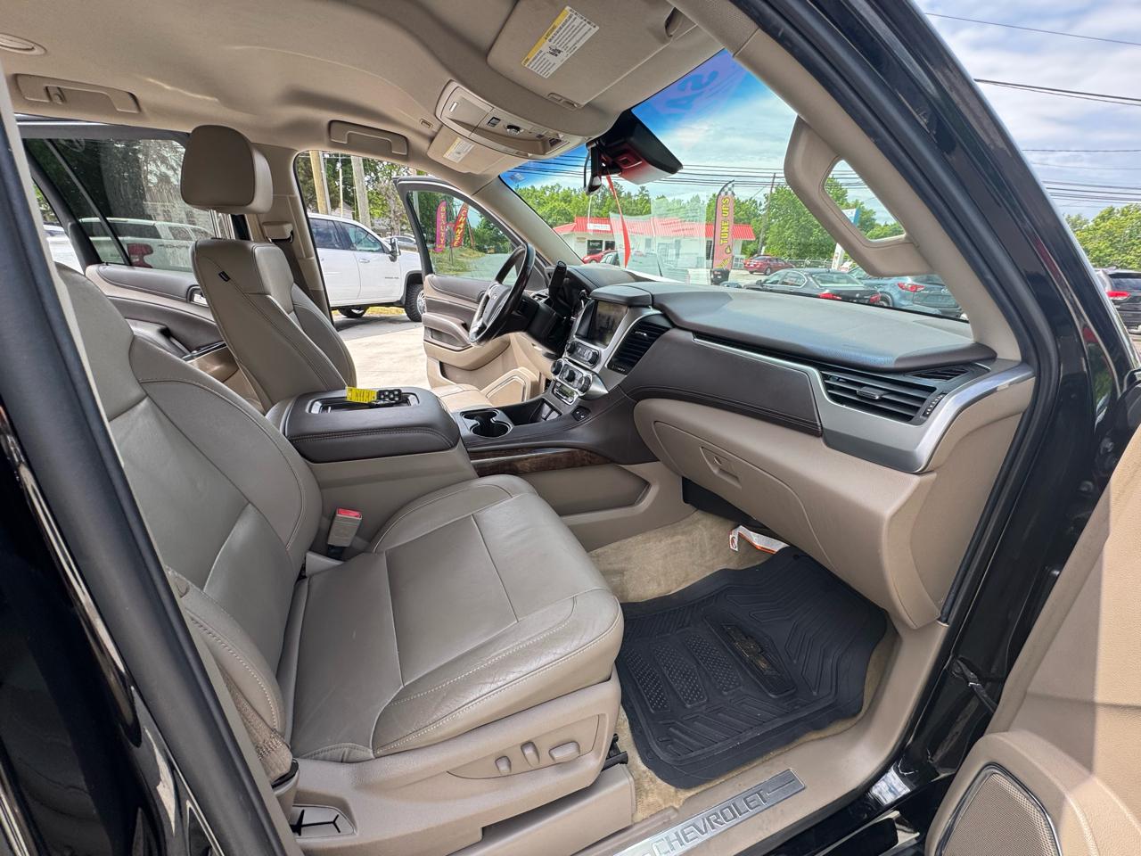 Chevrolet Suburban LT 1500 4WD 2015