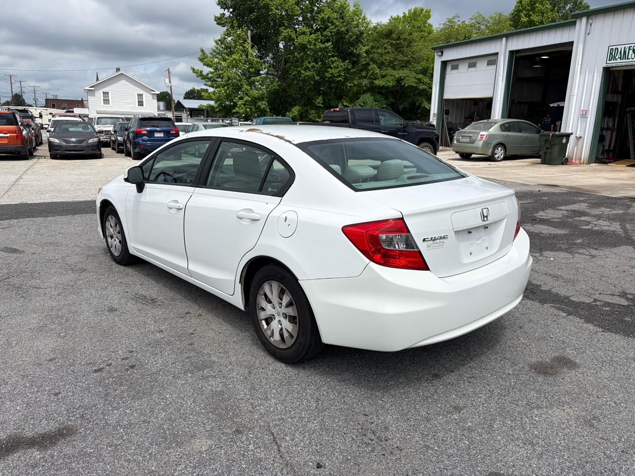 Honda Civic LX Sedan 5-Speed AT 2012