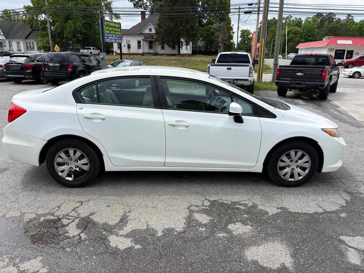 Honda Civic LX Sedan 5-Speed AT 2012