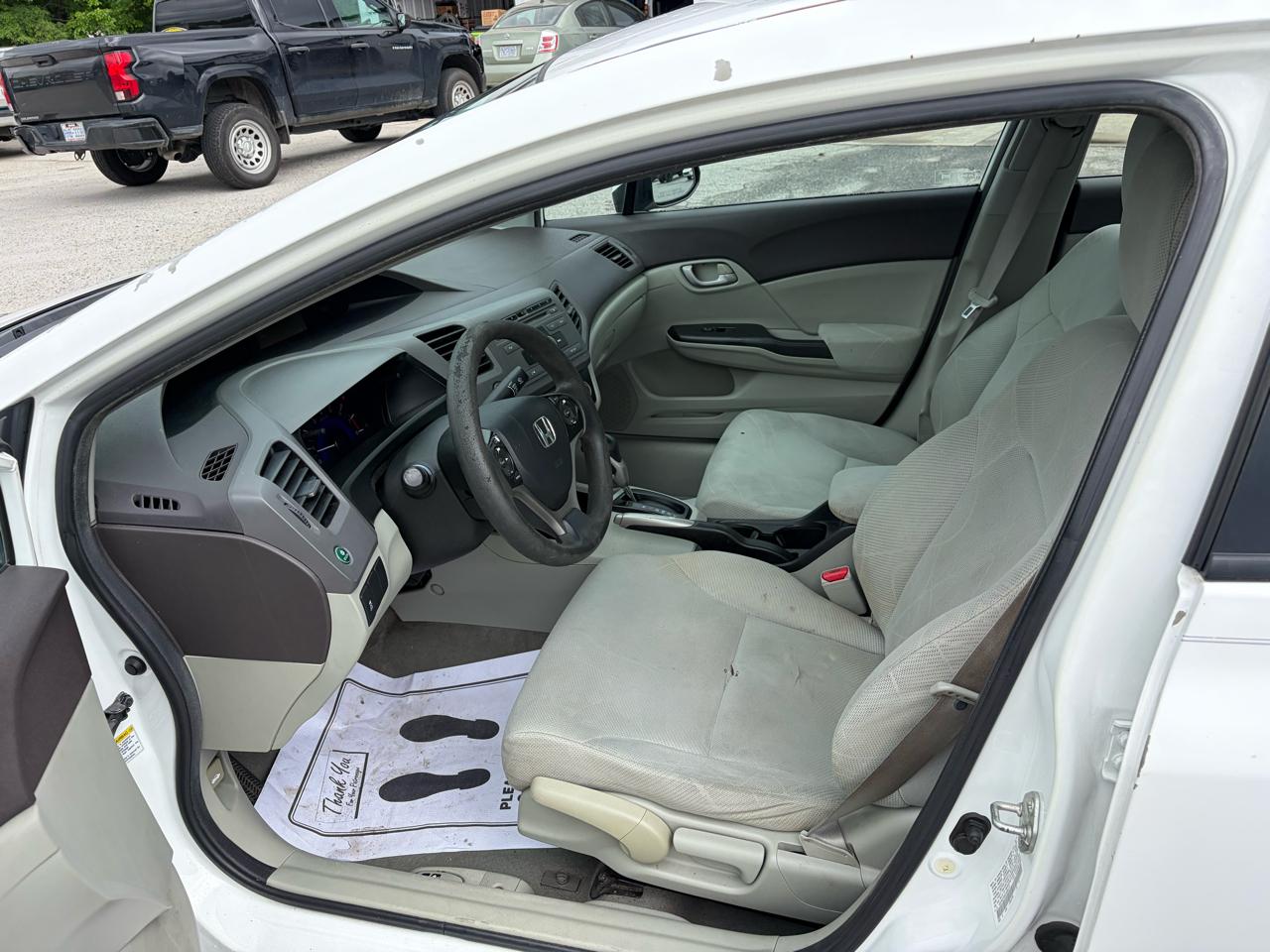 Honda Civic LX Sedan 5-Speed AT 2012