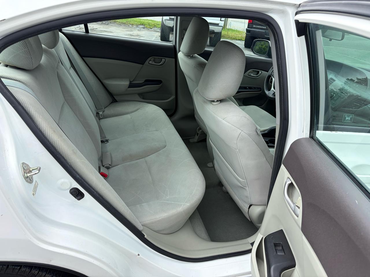 Honda Civic LX Sedan 5-Speed AT 2012