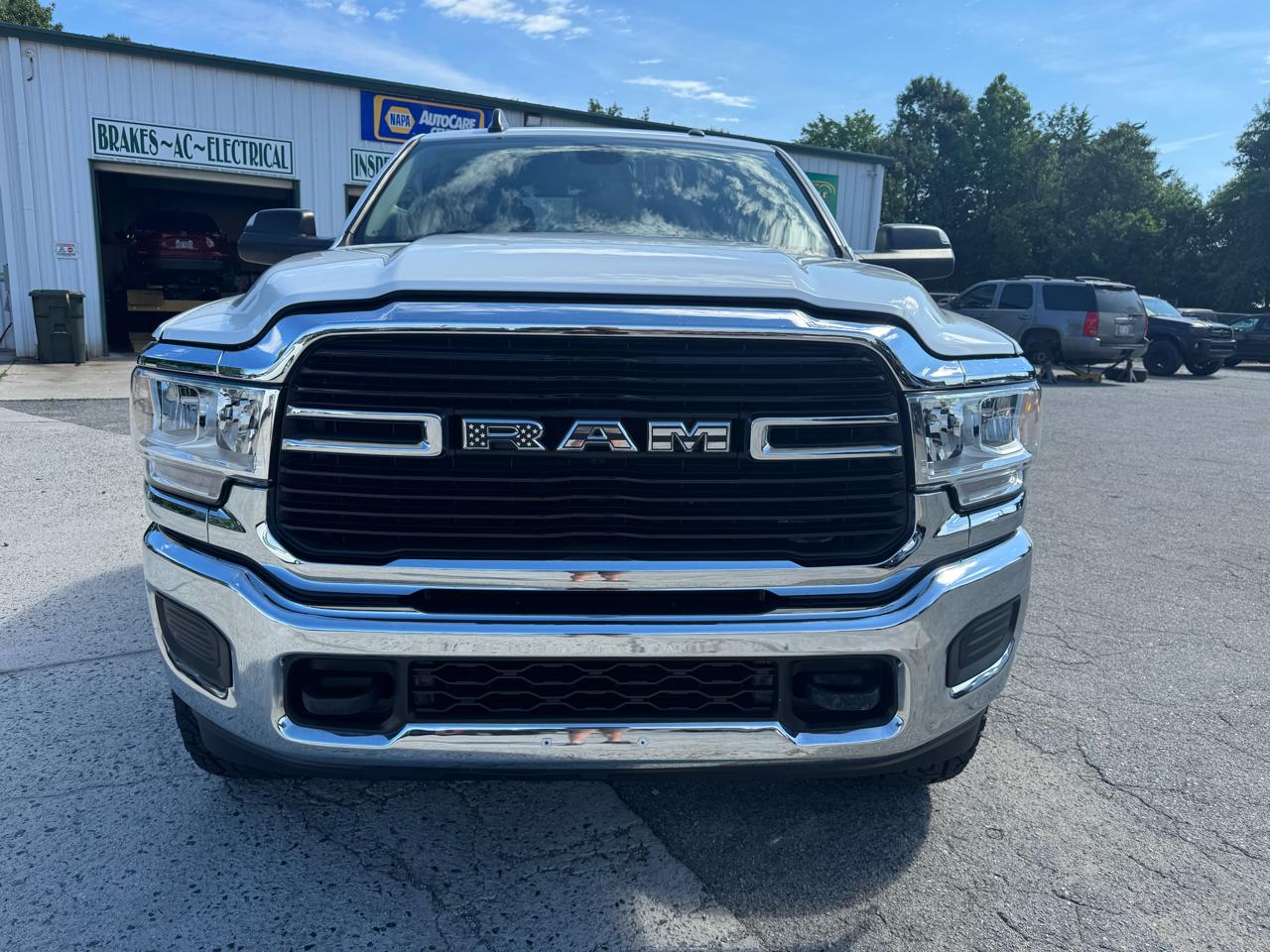 RAM 2500 Big Horn 4x4 Crew Cab 6'4" Box 2019