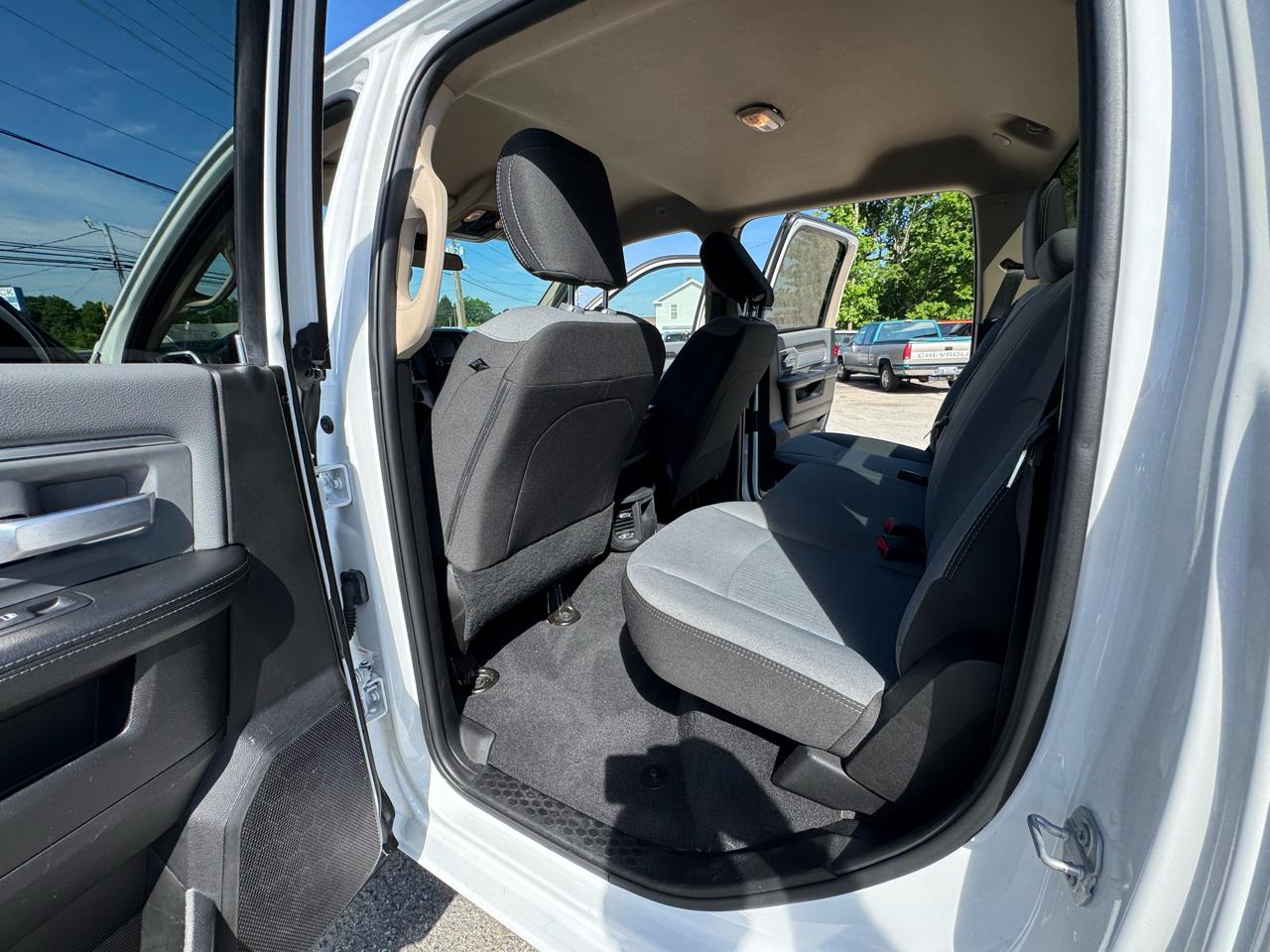 RAM 2500 Big Horn 4x4 Crew Cab 6'4" Box 2019