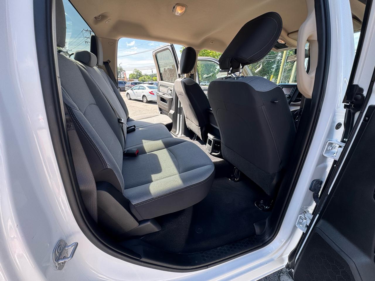 RAM 2500 Big Horn 4x4 Crew Cab 6'4" Box 2019