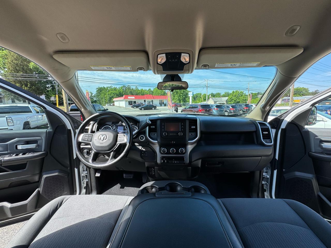 RAM 2500 Big Horn 4x4 Crew Cab 6'4" Box 2019