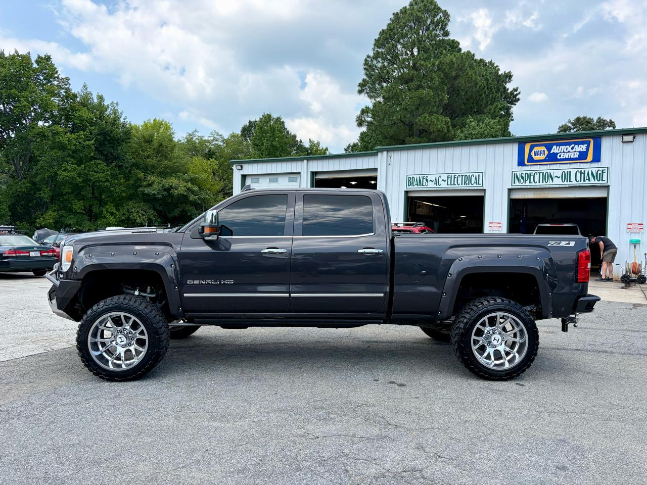 GMC Sierra 2500HD Denali Crew Cab 4WD 2015