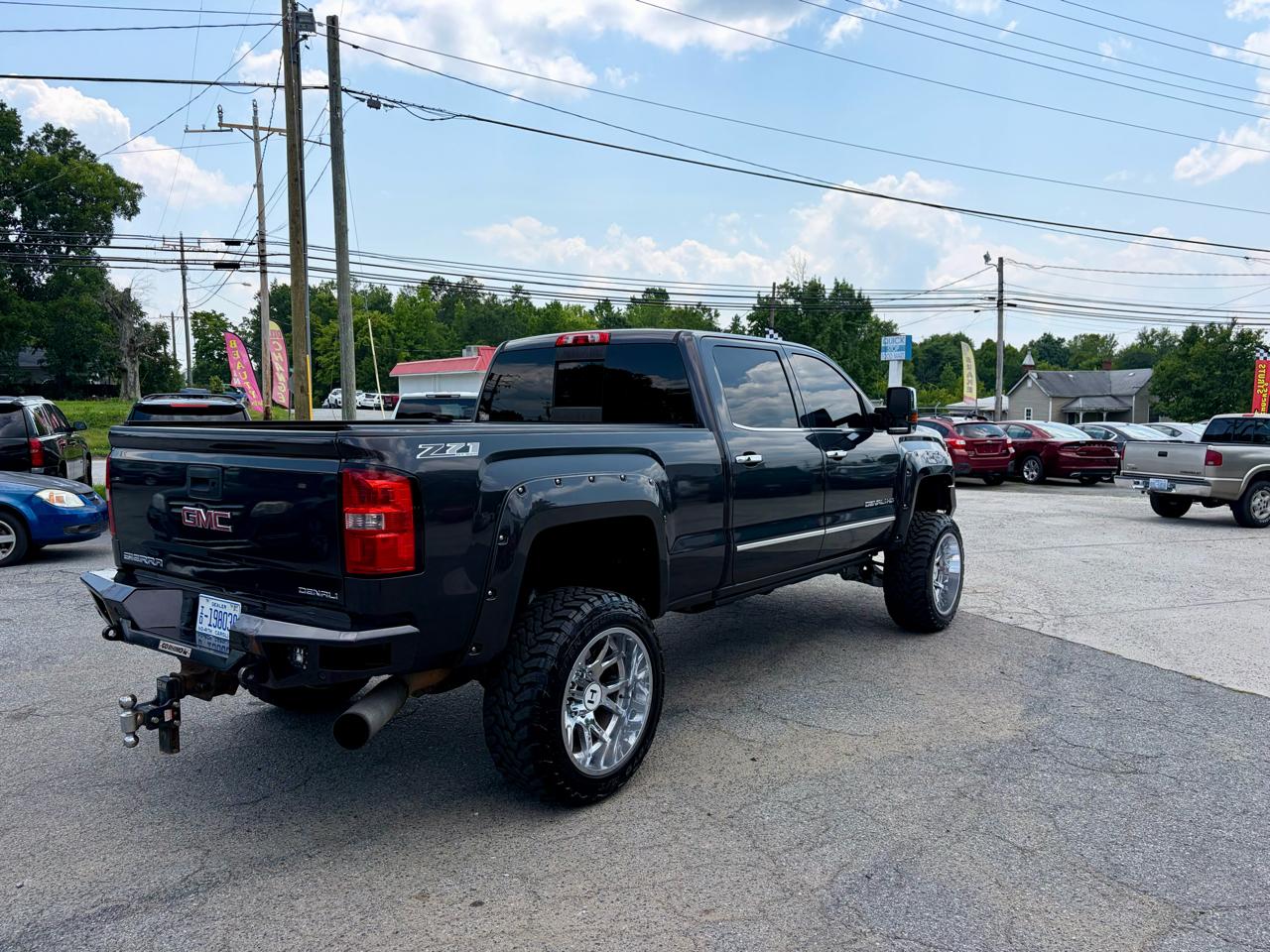 GMC Sierra 2500HD Denali Crew Cab 4WD 2015