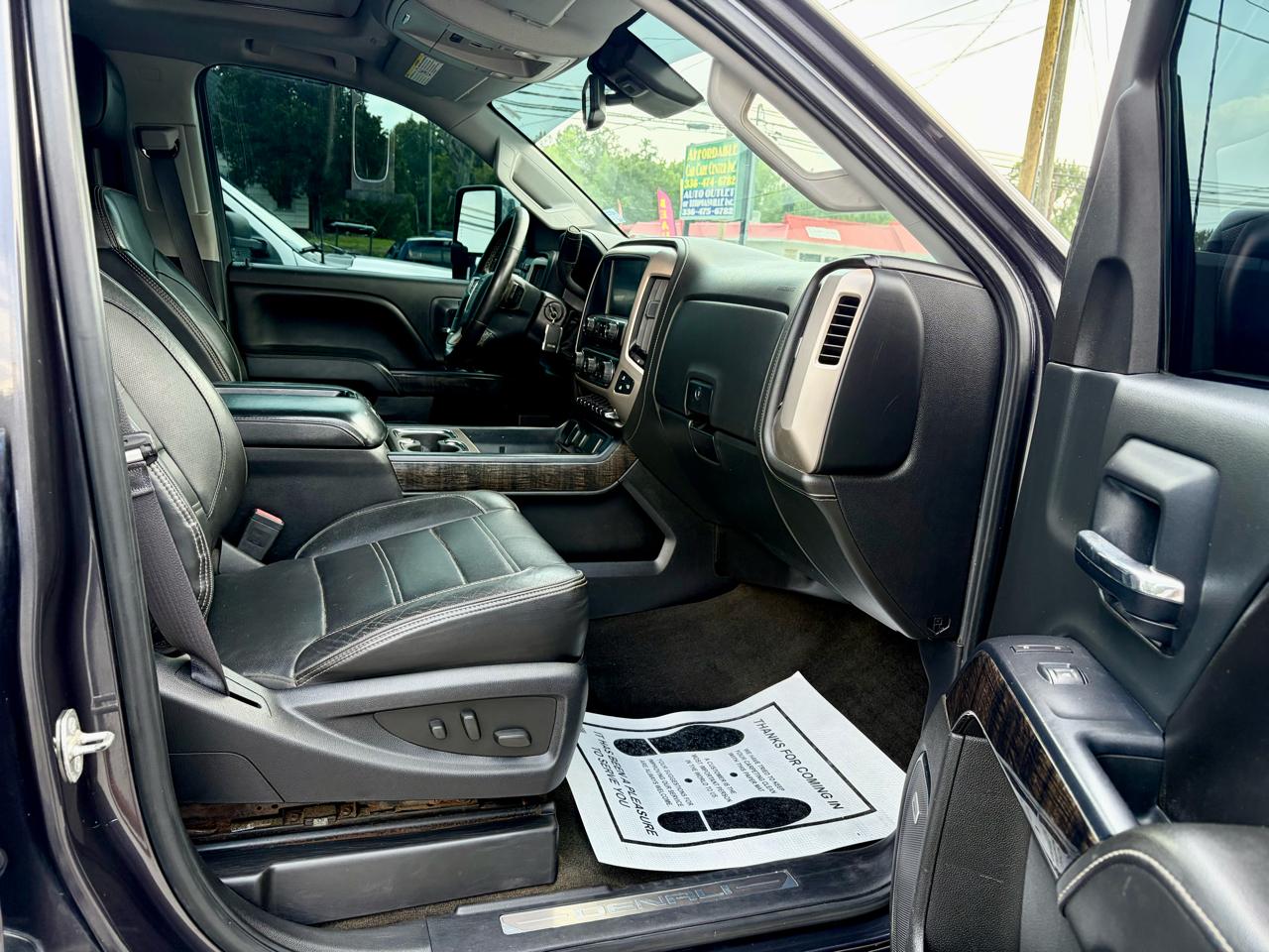 GMC Sierra 2500HD Denali Crew Cab 4WD 2015