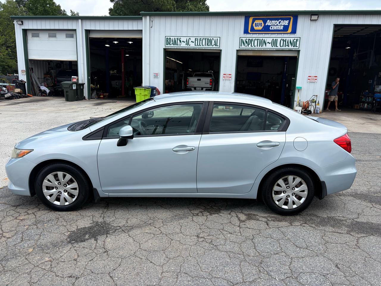 Honda Civic LX Sedan 5-Speed AT 2012