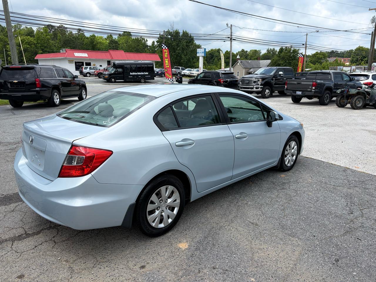 Honda Civic LX Sedan 5-Speed AT 2012